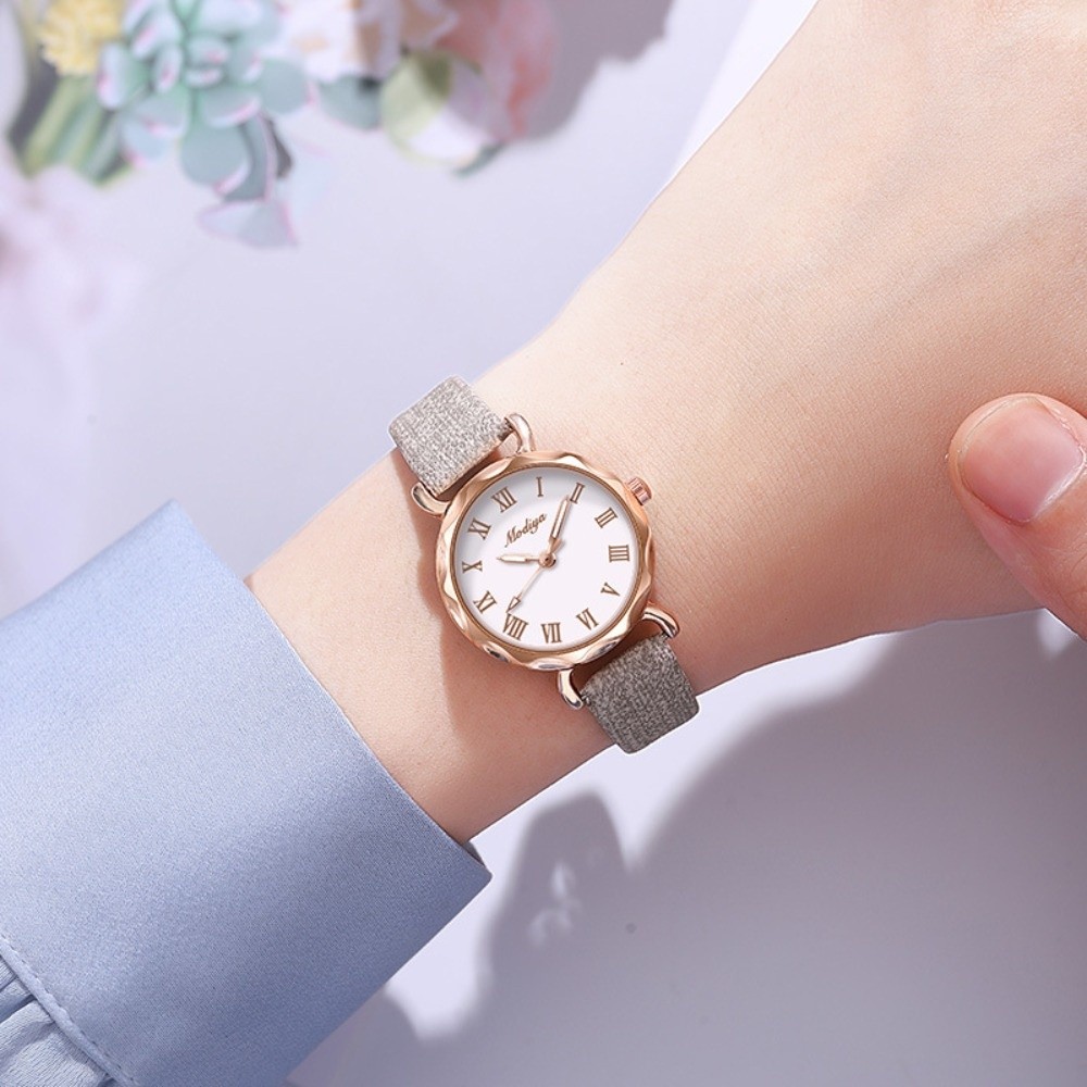 Women'S Fashion Digital Watch - Kadınlar için Yeni Deri Kayışlı Saatler