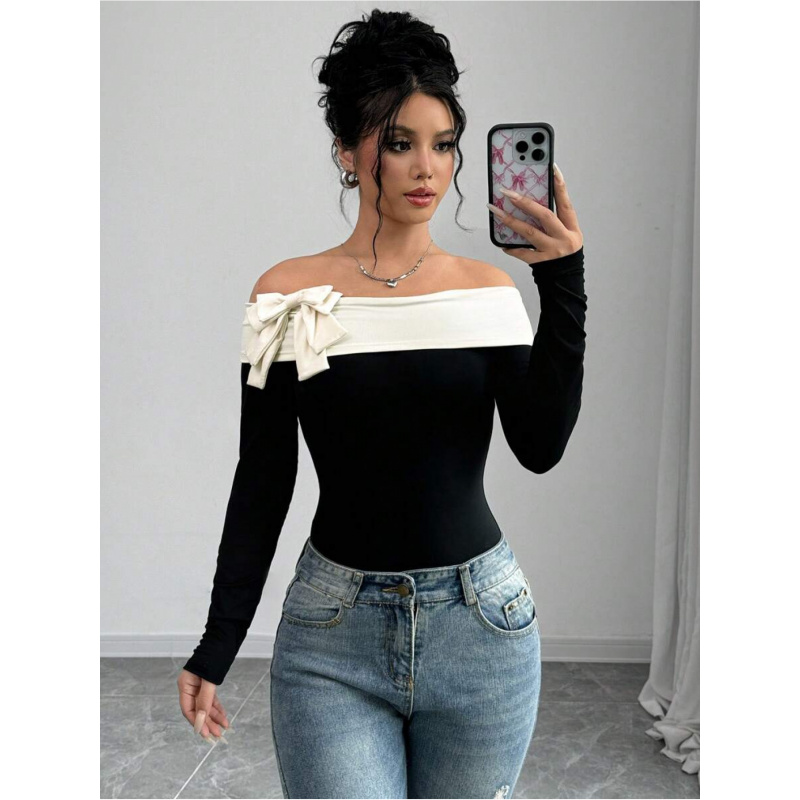 Women Fashion Wear - Fiyonklu Dekorlu Omuzları Açık Body |