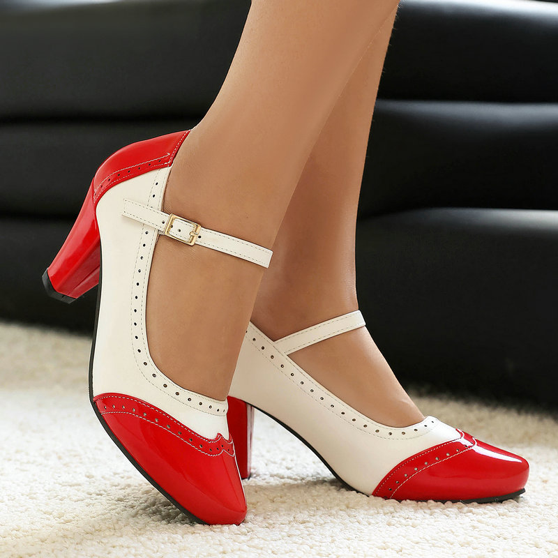 Mary Jane Ayakkabıları Kadınla - Women'S Fashion Of The 50S incelemesi ve fiyatı